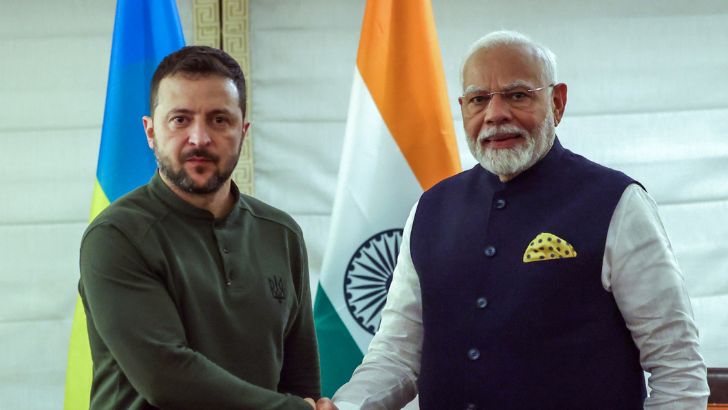 https://salarnews.in/public/uploads/images/newsimages/maannewsimage26082025_131710_Zelenskyy to Modi.jpg